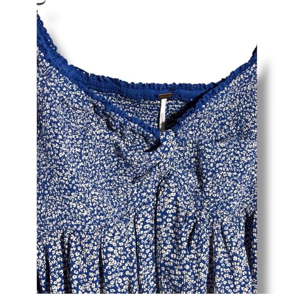 Free People Cropped Sweatheart Neckline V-neck 3/4 Sleeve Blue Floral Blouse - Picture 14 of 16